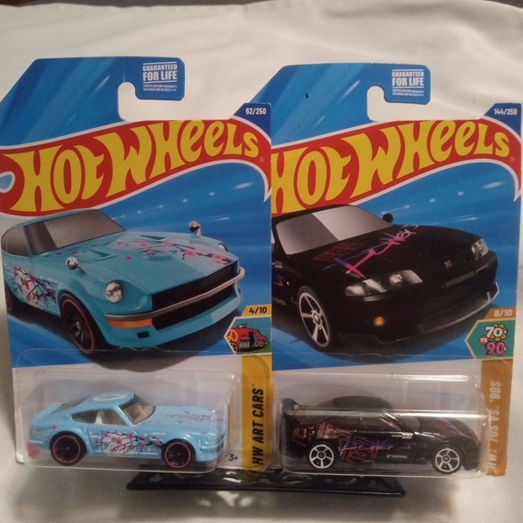 Hot Wheels Art Cars Set - Turquoise and Black - Picture 2 of 14